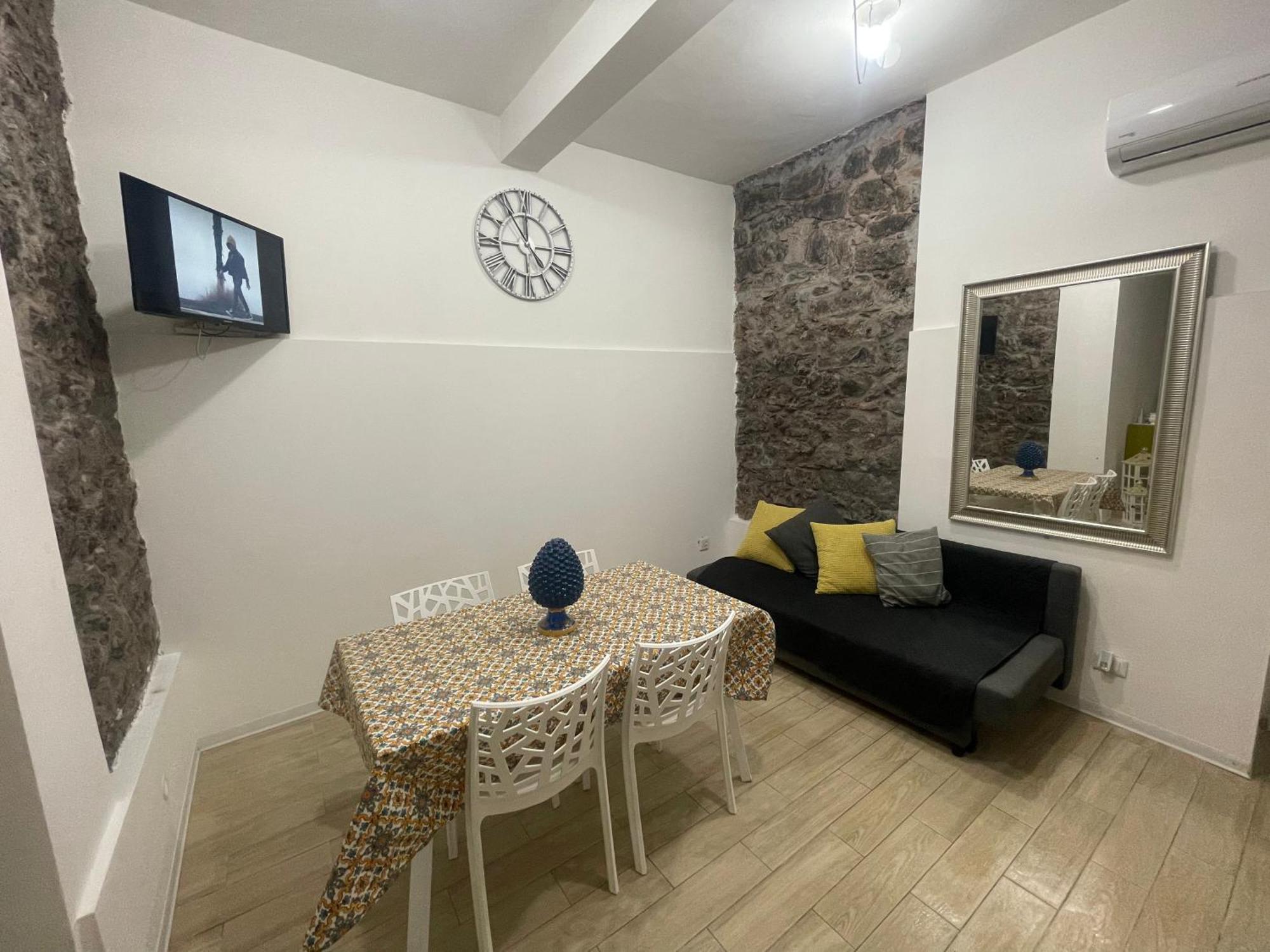 Cortile Corsica 13 Apartment Catania Ngoại thất bức ảnh