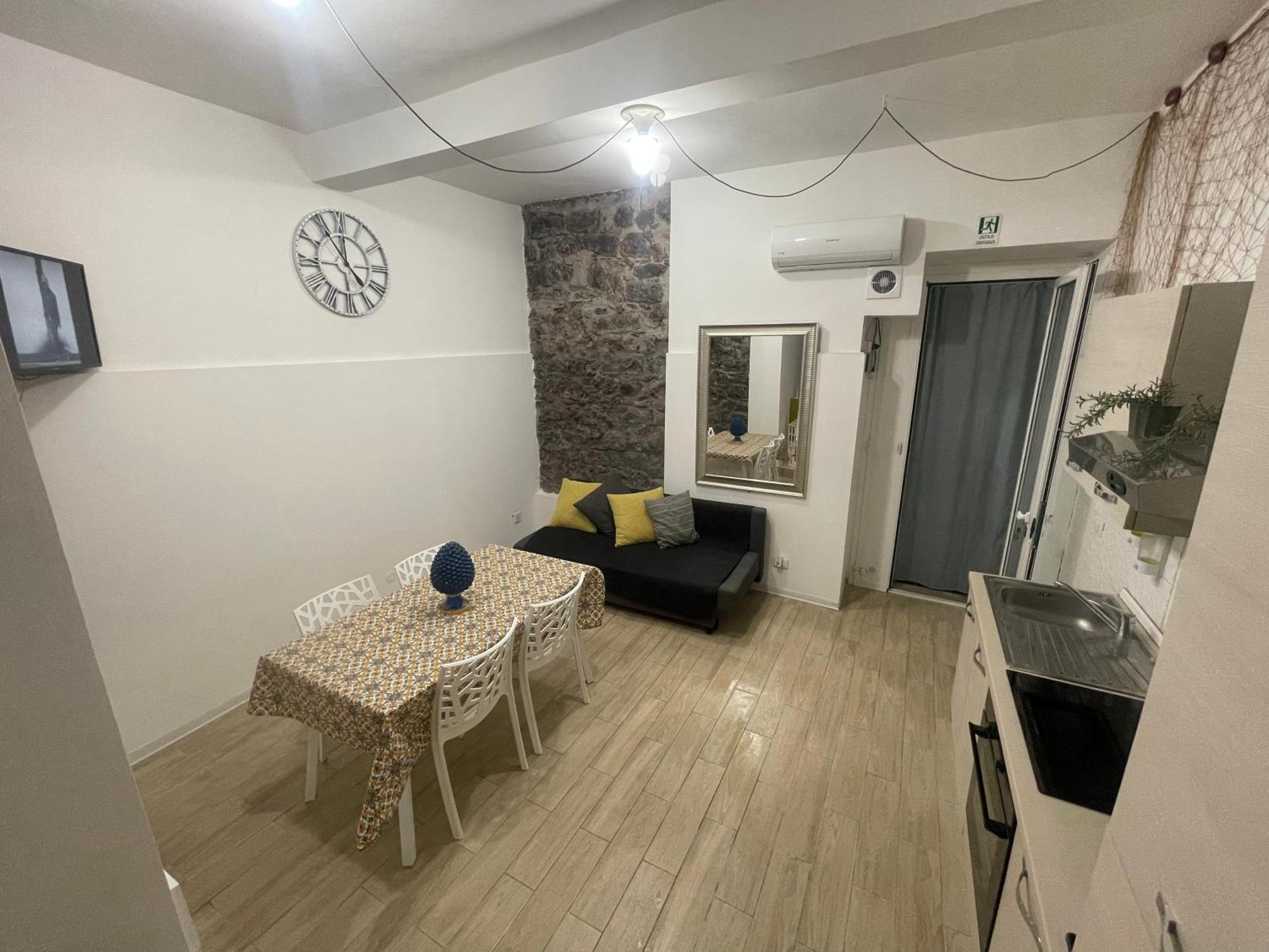 Cortile Corsica 13 Apartment Catania Ngoại thất bức ảnh